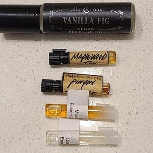 Travel Roll-On + Perfume Samples